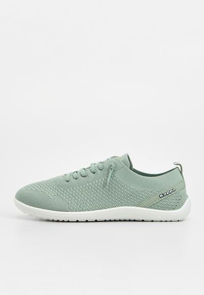 Baskets basses tricotées vert clair avec semelle blanche, design à lacets et logo « Kappa » sur le côté.